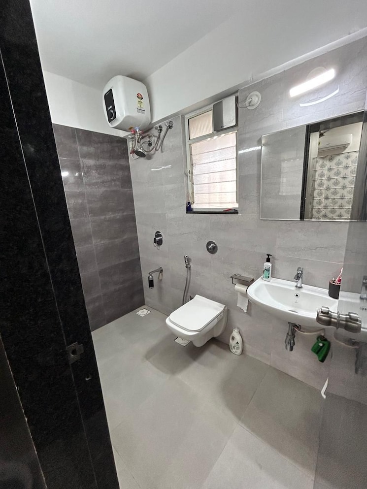 Bathroom, sharada-alliance-paritosh 2 Bedroom 784 Sq.Ft. Apartment In Balewadi Pune 9215928