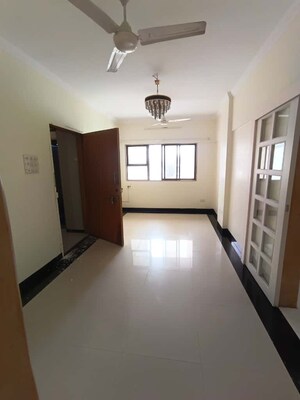 Room in 2 BHK Apartment at Jamuna Sagar, Colaba – for Rent