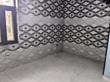 Room in 2 BHK Builder Floor at Spring Field, Sector 31 – for Sale