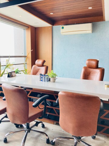  Office Space For Rent in Sola