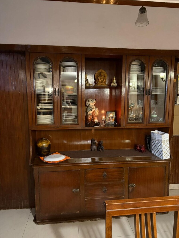 Living Room, vijayant-enclave 4 Bedroom 2500 Sq.Ft. Apartment In Sector 29 Noida 9215956