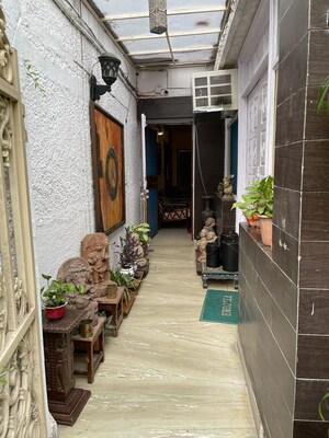 Gym in 4 BHK Apartment at Vijayant Enclave, Sector 29 – for Rent