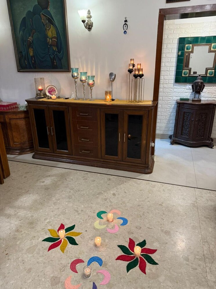 Living Room, vijayant-enclave 4 Bedroom 2500 Sq.Ft. Apartment In Sector 29 Noida 9215956