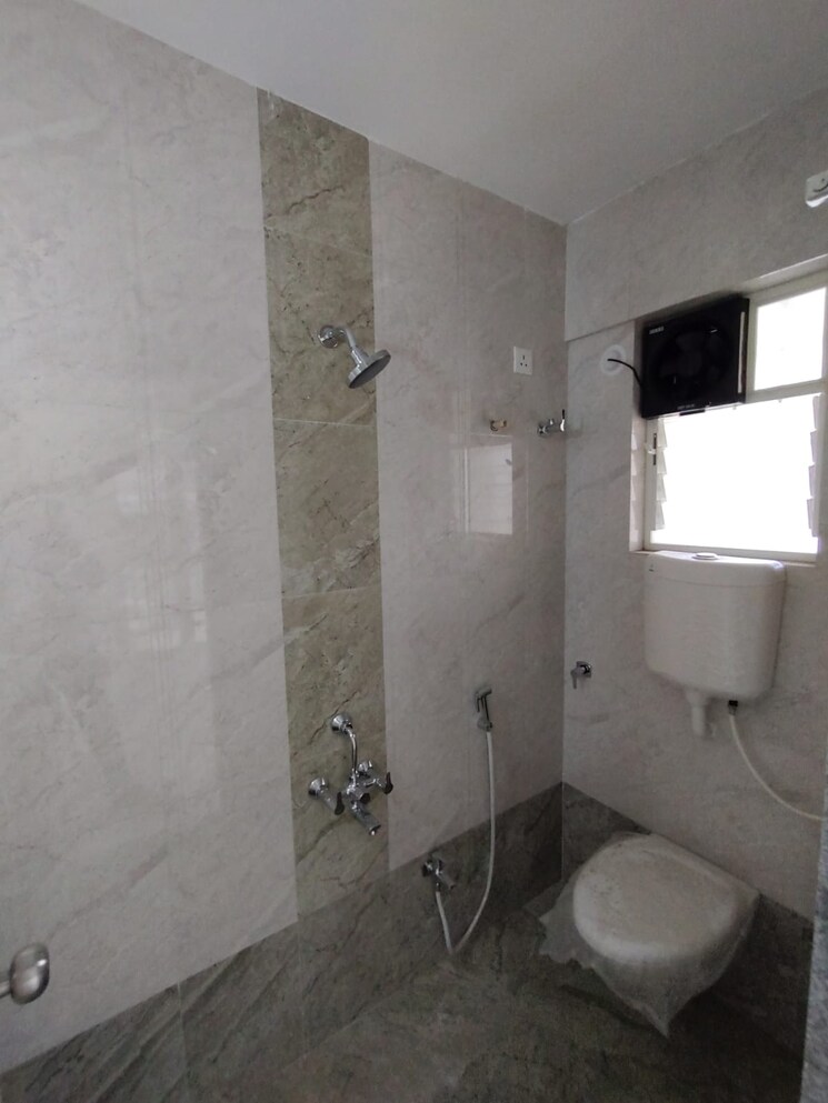 Bathroom, varada-vinayak 2 Bedroom 725 Sq.Ft. Apartment In Baner Pune 9215965