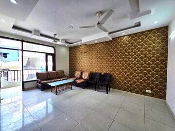 2 BHK Apartment For Sale in Pir Machalla