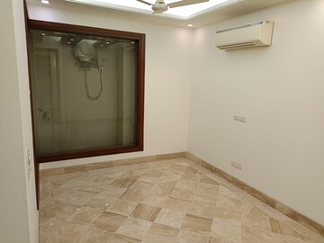 Room in 4 BHK Builder Floor at Safdarjung Enclave – for Rent