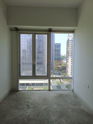Room in 3 BHK Apartment at Indiabulls Blu, Worli – for Sale
