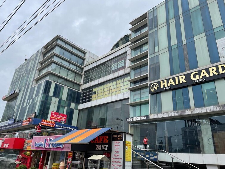 Cover Image, ambala highway Commercial Office Space in IT/SEZ 4500 Sq.Ft. In Ambala Highway Zirakpur 9216076