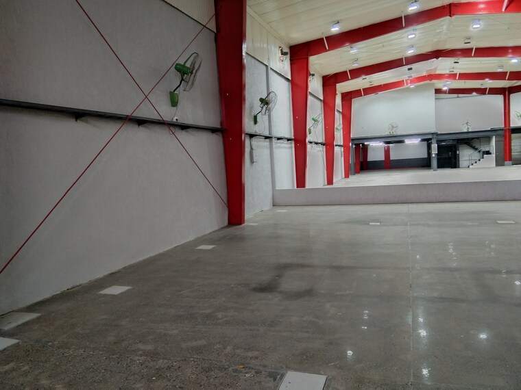 Room, cama-industrial-estate-goregaon Commercial Warehouse 20000 Sq.Ft. In Goregaon East Mumbai 9216015