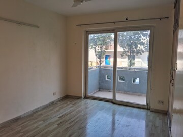 Room in 4 BHK Apartment at CHD Avenue 71, Sector 71 – for Rent