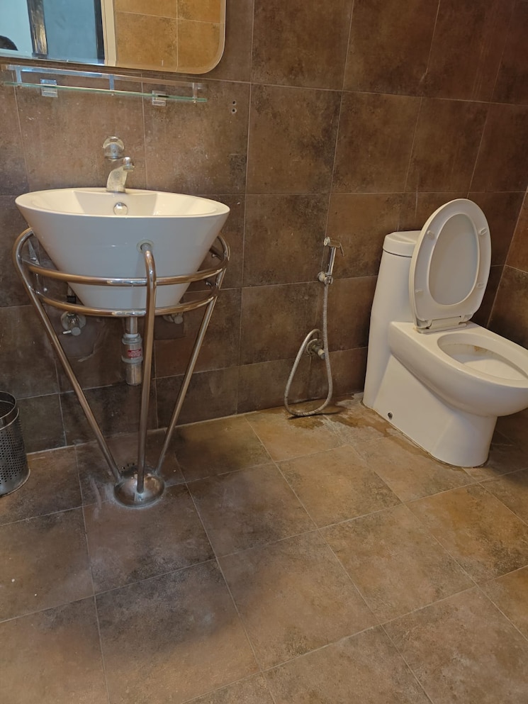 Bathroom, ajnara-homes 2 Bedroom 1060 Sq.Ft. Apartment In Sector 16b Greater Noida Greater Noida 9216020