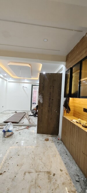 Living Room in 3.5 BHK Builder Floor at Ultima 107, Sector 104 – for Sale