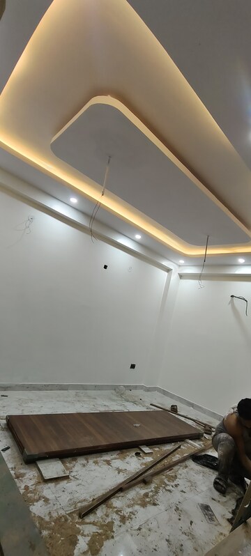 Room in 3.5 BHK Builder Floor at Ultima 107, Sector 104 – for Sale