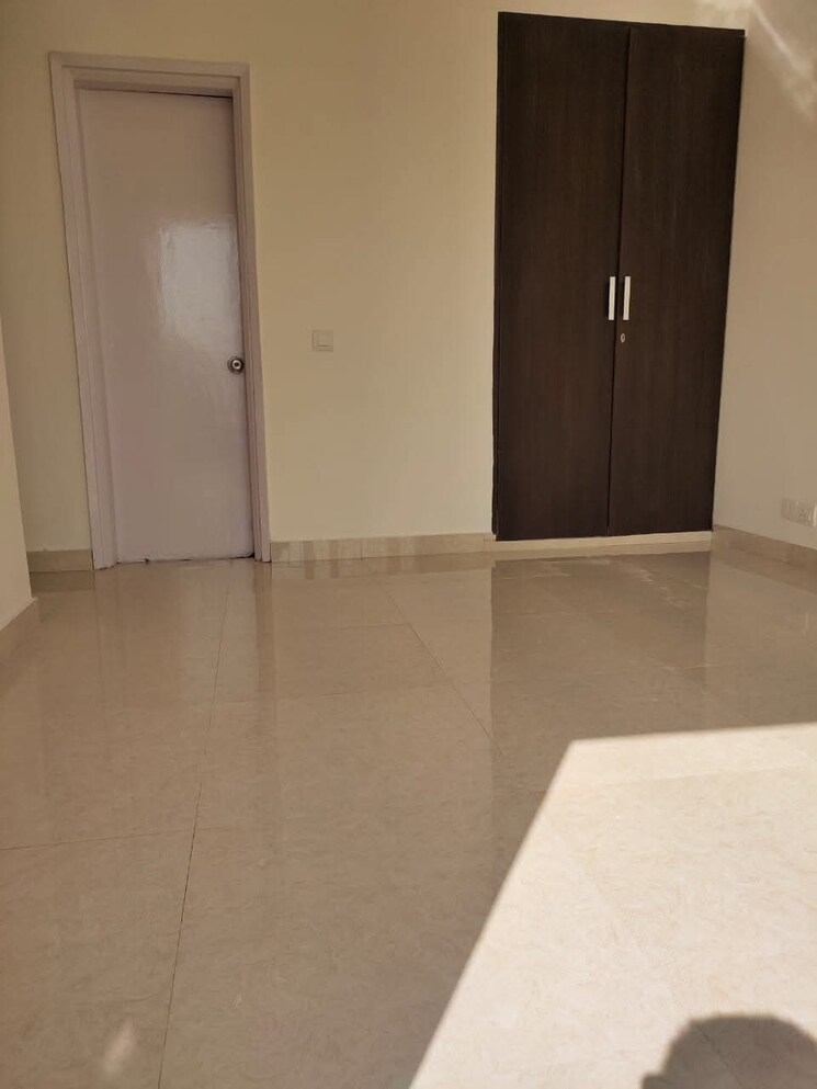 Room, chd-avenue-71 3.5 Bedroom 1300 Sq.Ft. Apartment In Sector 71 Gurgaon 9216067