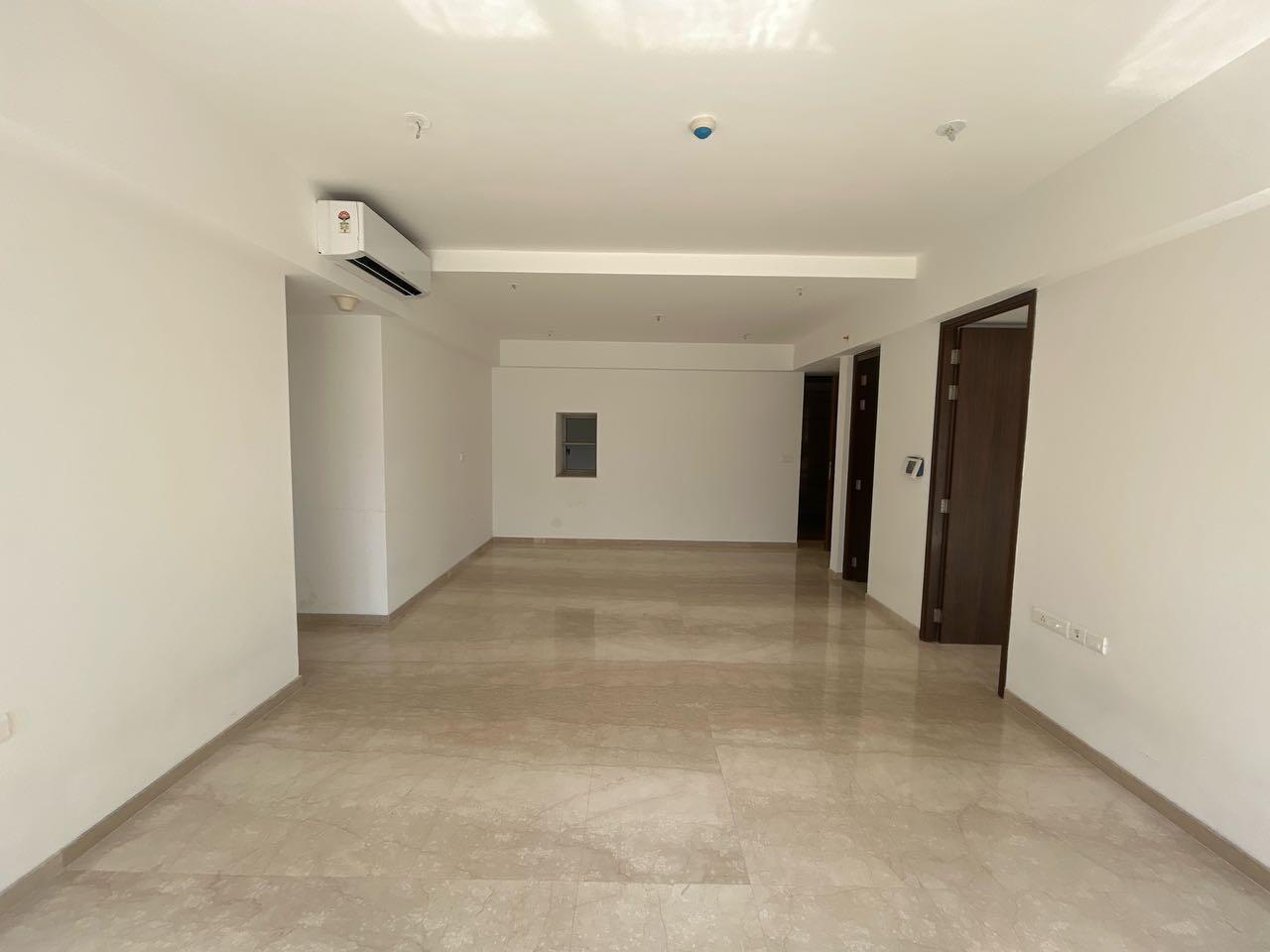 3 BHK + Pooja Room,Servant Room Apartment For Sale in Lodha Sea Face