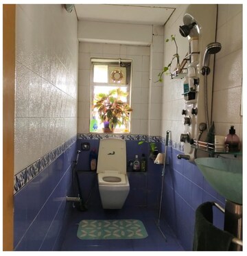 Team Area in 2 BHK Apartment at New Neelam CHS, Andheri West – for Sale