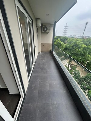Balcony in 3 BHK Builder Floor at Vipul World Floors, Sector 48 – for Rent