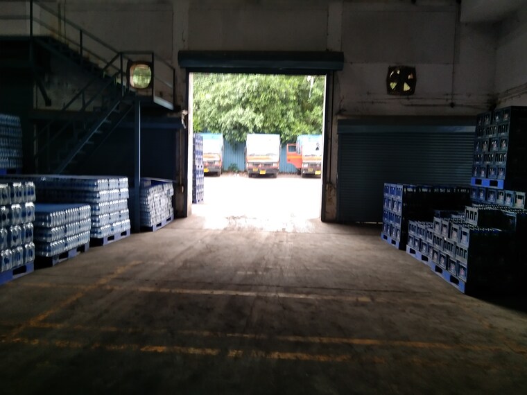  Parking, virwani-industrial-estate Commercial Warehouse 2000 Sq.Ft. In Goregaon West Mumbai 9216110