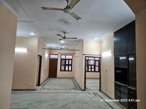 Room in 4 BHK Independent House at Sector 28 – for Rent