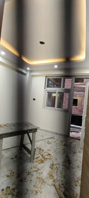 Room in 2.5 BHK Apartment at Sector 16b – for Sale