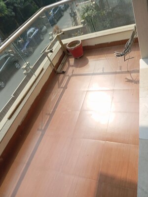 Balcony in 3 BHK Builder Floor at Ashiana Silver Crest, Sector 48 – for Rent