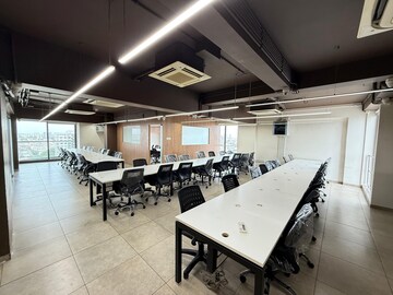  Office Space For Rent in Thaltej