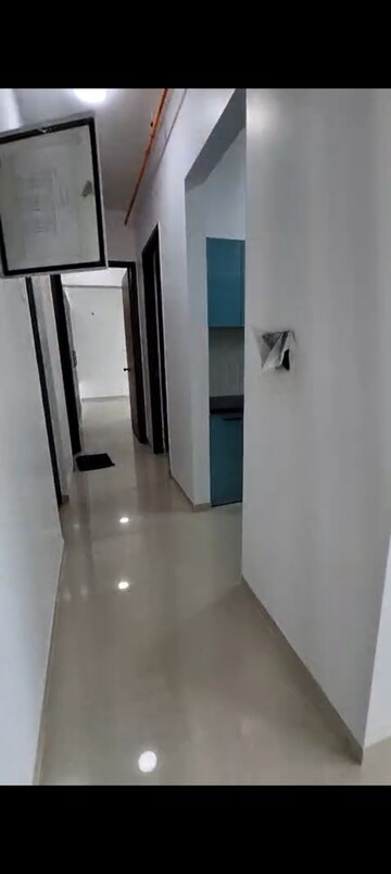 2 BHK Apartment For Rent in Kalpataru Immensa, Kolshet Road