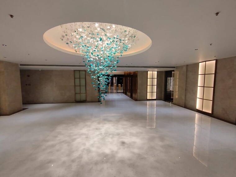 Room, atul-corporate-avenue Commercial Showroom 8446 Sq.Ft. In Chakala Mumbai 9215288