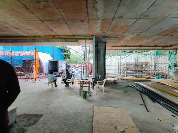  Parking, atul-corporate-avenue Commercial Showroom 8446 Sq.Ft. In Chakala Mumbai 9215288