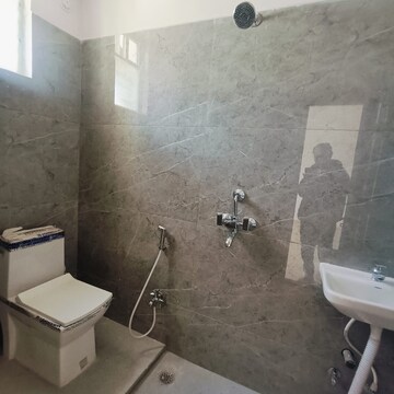 Bathroom in 3 BHK Apartment at Bariatu – for Sale