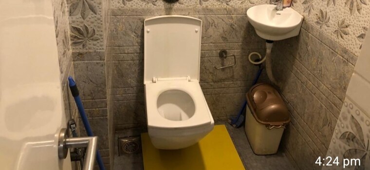 Bathroom, oakland-park 1 Bedroom 480 Sq.Ft. Apartment In Andheri West Mumbai 9216156