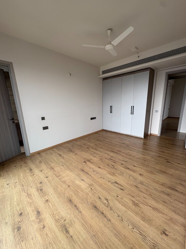 Room, seasons-height 4 Bedroom 2000 Sq.Ft. Apartment In Santacruz West Mumbai 9216175