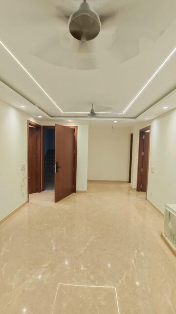 Room in 3 BHK Builder Floor at Hauz Khas – for Sale