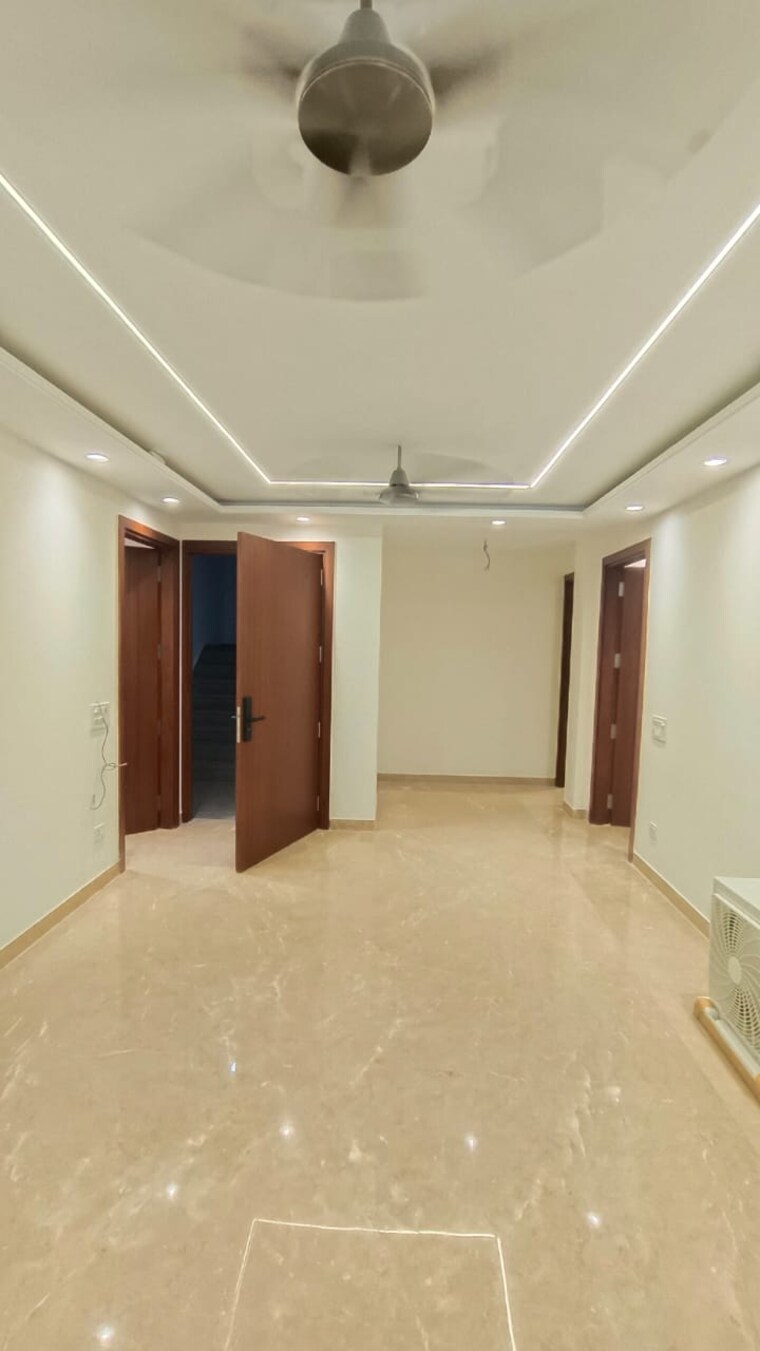 Room, hauz khas 3 Bedroom 200 Sq.Yd. Builder Floor In Hauz Khas Delhi 9216157