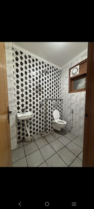 Bathroom in 1 BHK Builder Floor at Saket – for Rent