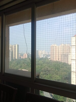 Room in 3 BHK Apartment at Hiranandani Meadows, Manpada – for Sale