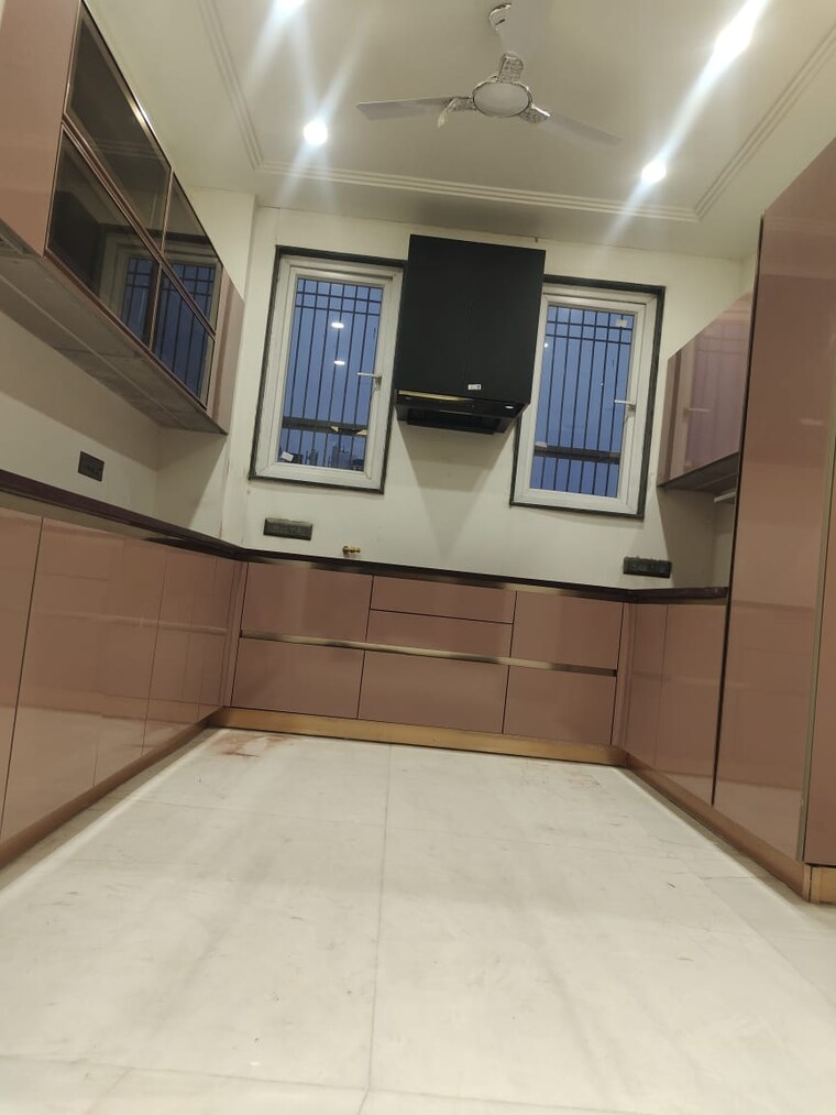 Kitchen, east of kailash 3 Bedroom 1800 Sq.Ft. Builder Floor In East Of Kailash Delhi 9216332