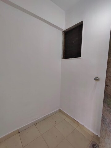 Room in 3 BHK Apartment at Cosmos Jewels, Ghodbunder Road – for Rent