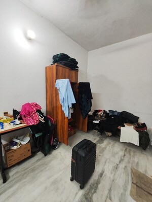 Living Room in 1 BHK Apartment at Katwaria Sarai – for Rent