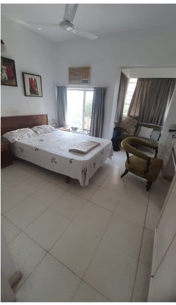 Bedroom in 2 BHK Apartment at Andheri CHS, Andheri West – for Rent