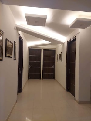 Building Lobby in 1 BHK Builder Floor at Sector 57 – for Rent