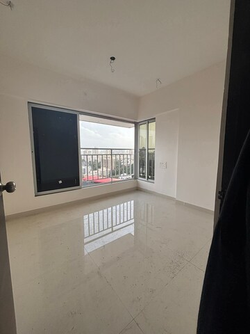 Room in 2 BHK Apartment at Oxford Navrang Crystal, Goregaon West – for Rent