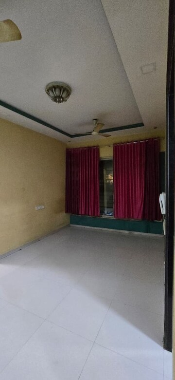 Room in 2 BHK Apartment at Vasant Fiona, Pokhran Road No Two – for Rent