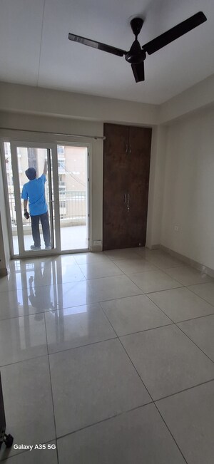 Furnished Amenities in 3 BHK Apartment at Ajnara Grand Heritage, Sector 74 – for Rent