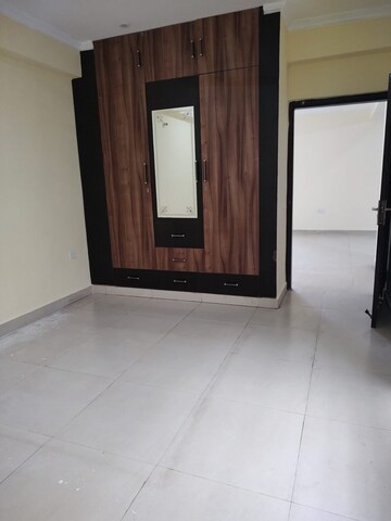Room in 3 BHK Apartment at Omega Orchid Heights, Faizabad Road – for Rent