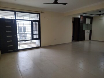 Room in 3 BHK Apartment at Omega Orchid Heights, Faizabad Road – for Rent