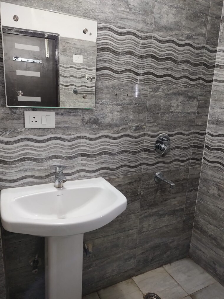 Bathroom, omega-orchid-heights 3 Bedroom 1600 Sq.Ft. Apartment In Faizabad Road Lucknow 9216558