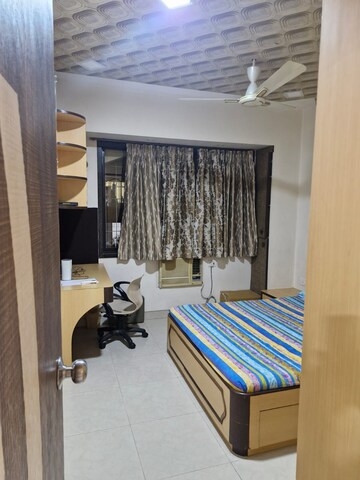 Team Area in 1 BHK Apartment at Vasant Valley Complex, Malad East – for Rent