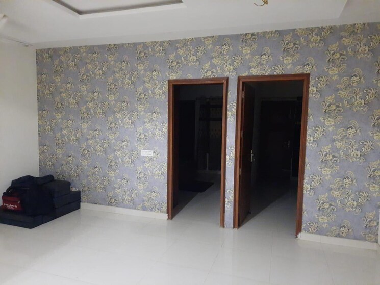 Room, dhakoli 3 Bedroom 132 Sq.Yd. Apartment In Dhakoli Zirakpur 9216555