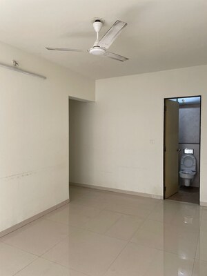 Room in 2.5 BHK Apartment at Godrej Central, Chembur – for Rent